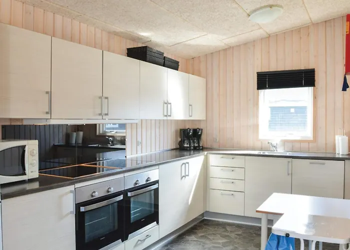 4 Star In * Thyborøn